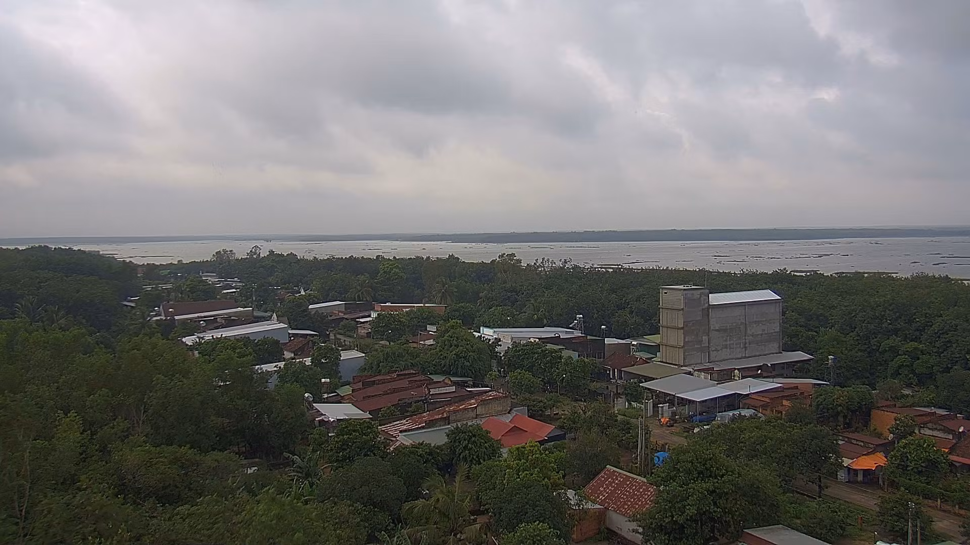 Xử lý dứt điểm việc khai thác khoáng sản trái trái phép ở hồ Biển Lạc -0