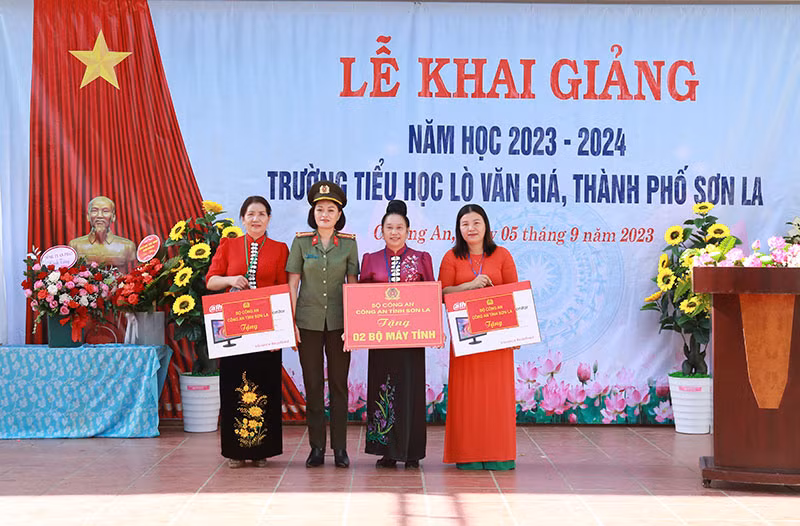 Có một mùa khai giảng như thế! -0