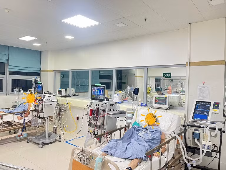 Áp dụng kỹ thuật đào thải CO2 qua màng ngoài cơ thể, cứu sống 2 bệnh nhân nguy kịch -0