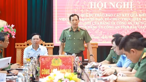 Thứ trưởng Lê Văn Tuyến làm việc tại&nbsp;Công an&nbsp;tỉnh Bắc Giang
