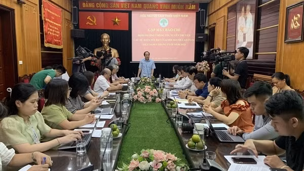 Lần đầu tiên tổ chức Liên hoan tiếng hát người cao tuổi toàn quốc
