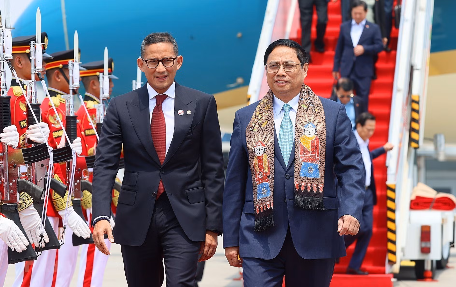 Thủ tướng đến Indonesia dự Hội nghị Cấp cao ASEAN lần thứ 43 -0