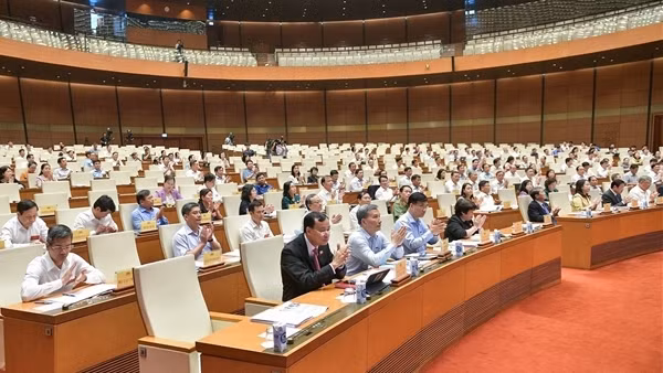 Gắn kết chặt chẽ giữa xây dựng pháp luật với thực hiện pháp luật