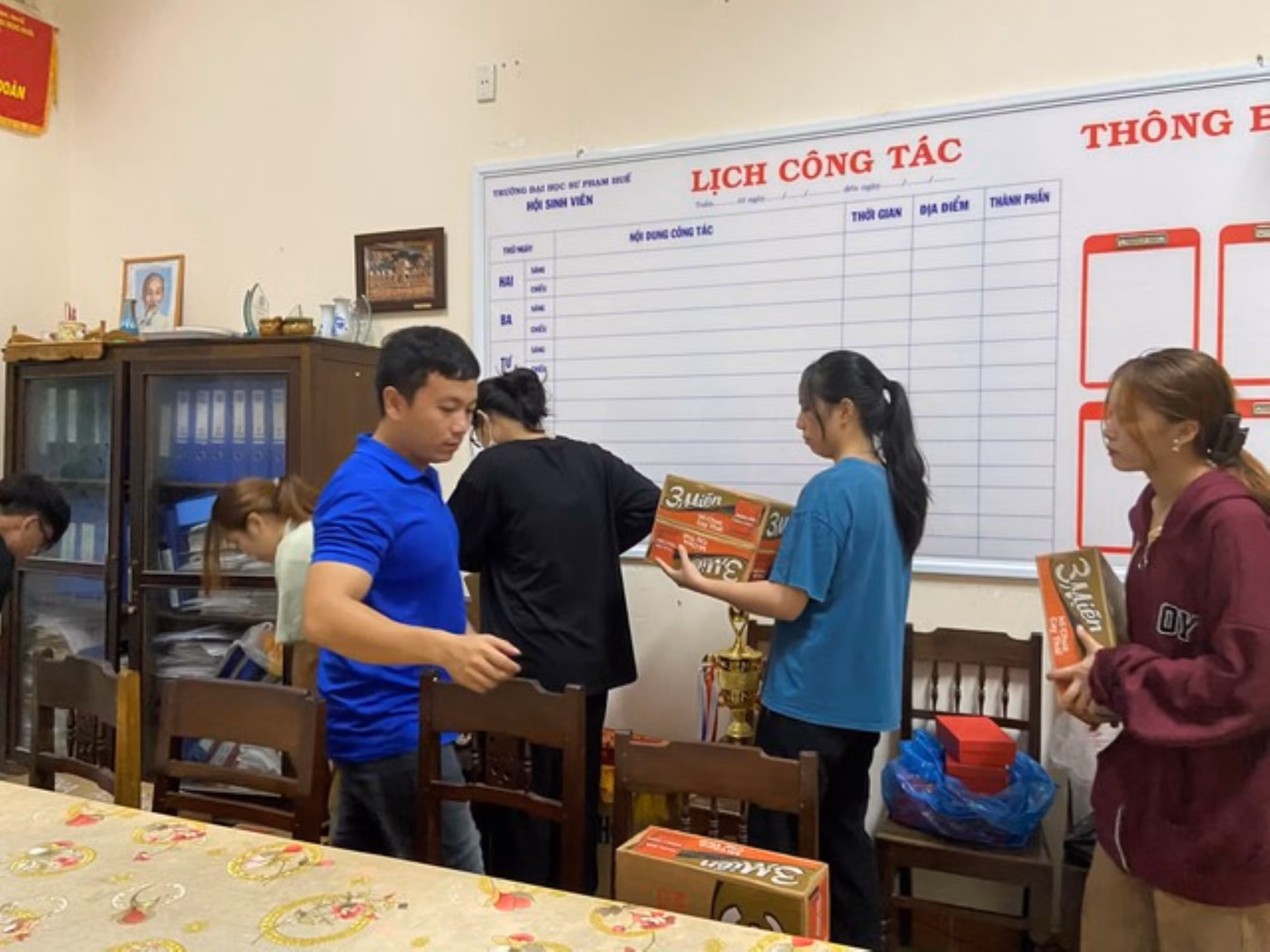 Nhiều trường đại học ở Huế mở cửa cho sinh viên đến tránh bão -0