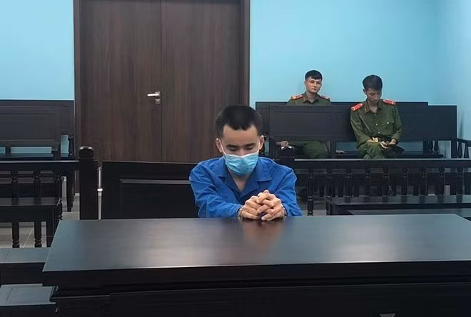 Chiếm đoạt 3,7 tỷ đồng của công ty để kinh doanh ngoại tệ trái phép -0