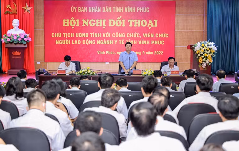 Vĩnh Phúc đối thoại với người lao động ngành y tế -0