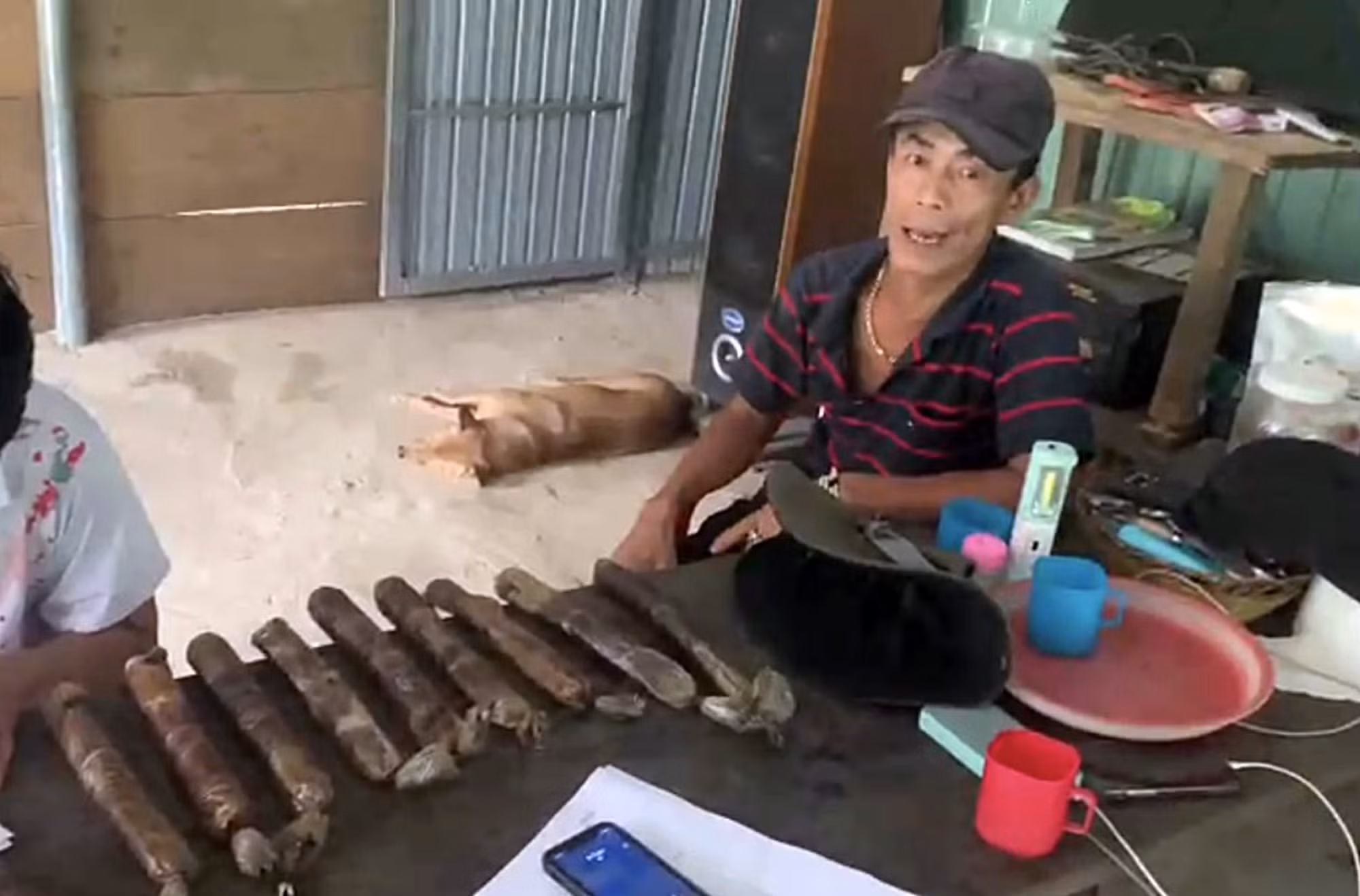 Tăng cường truy quét “vàng tặc” trước mùa mưa bão -0