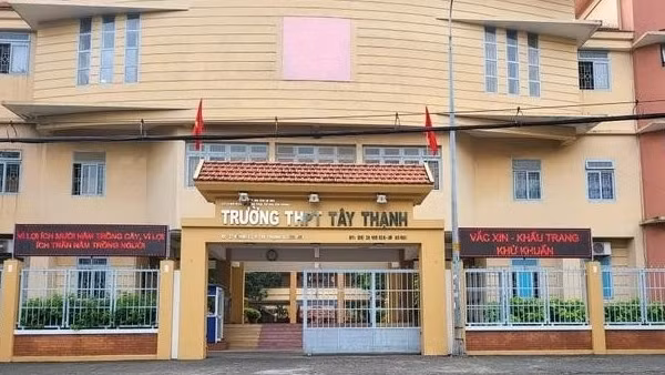 Hiệu trưởng nhận trách nhiệm, xin dừng những khoản thu gây bức xúc