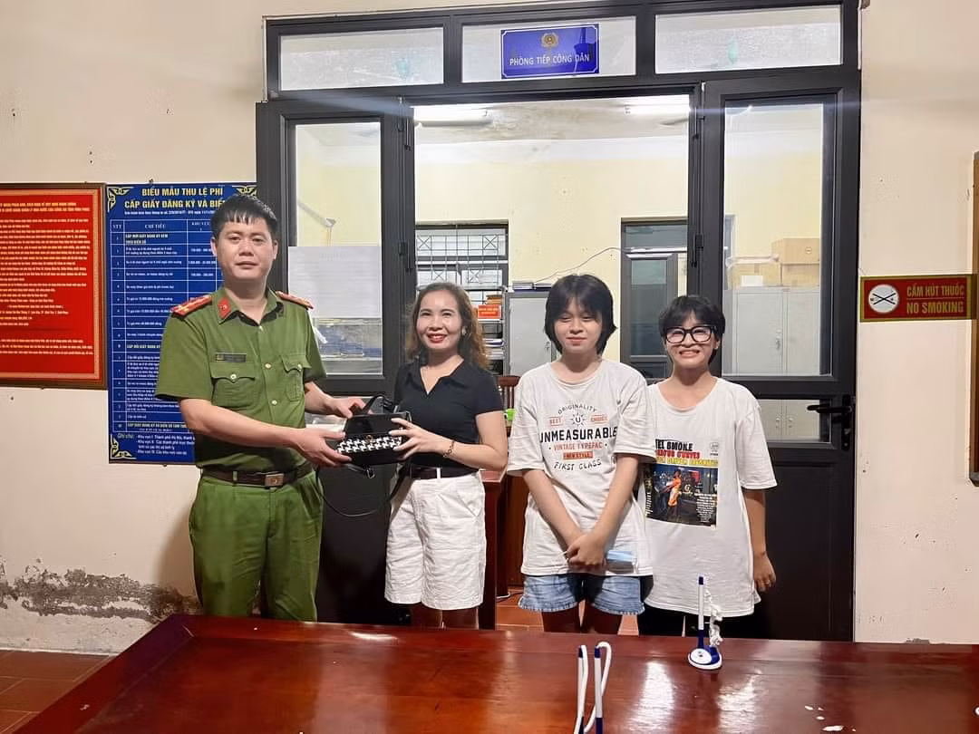 Công an xã kết nối, tìm chủ nhân đánh rơi tài sản -0