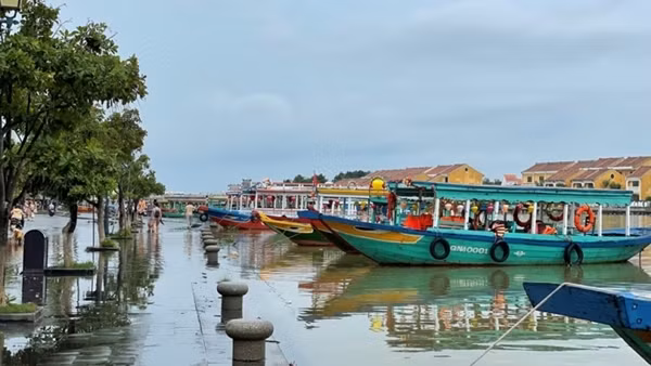 Phố cổ Hội An: Khẩn trương chằng chống nhà cổ, bảo vệ Chùa Cầu
