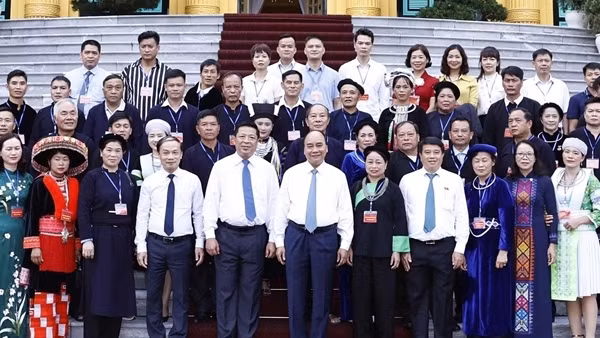 Tạo điều kiện cho đồng bào vươn lên thoát nghèo, nâng cao đời sống