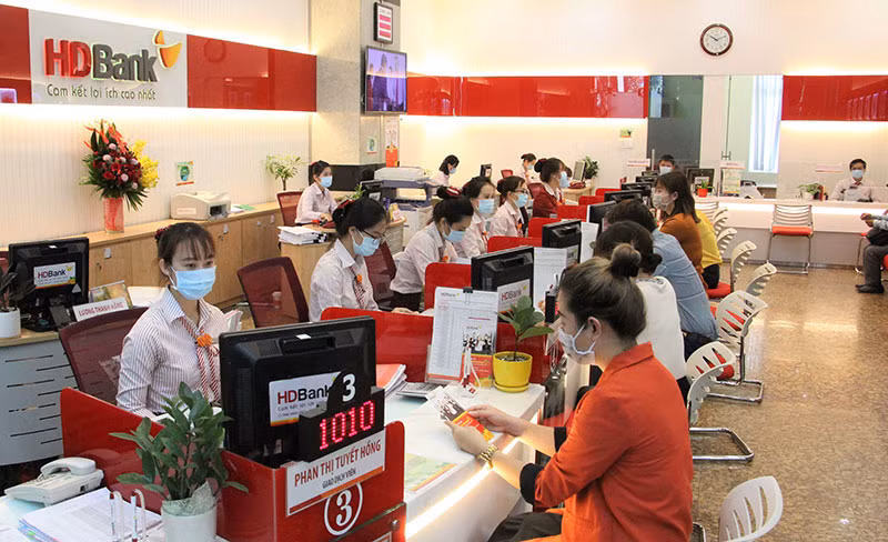 Miễn phí chuyển tiền không giới hạn cùng gói HDBank Sky One -0