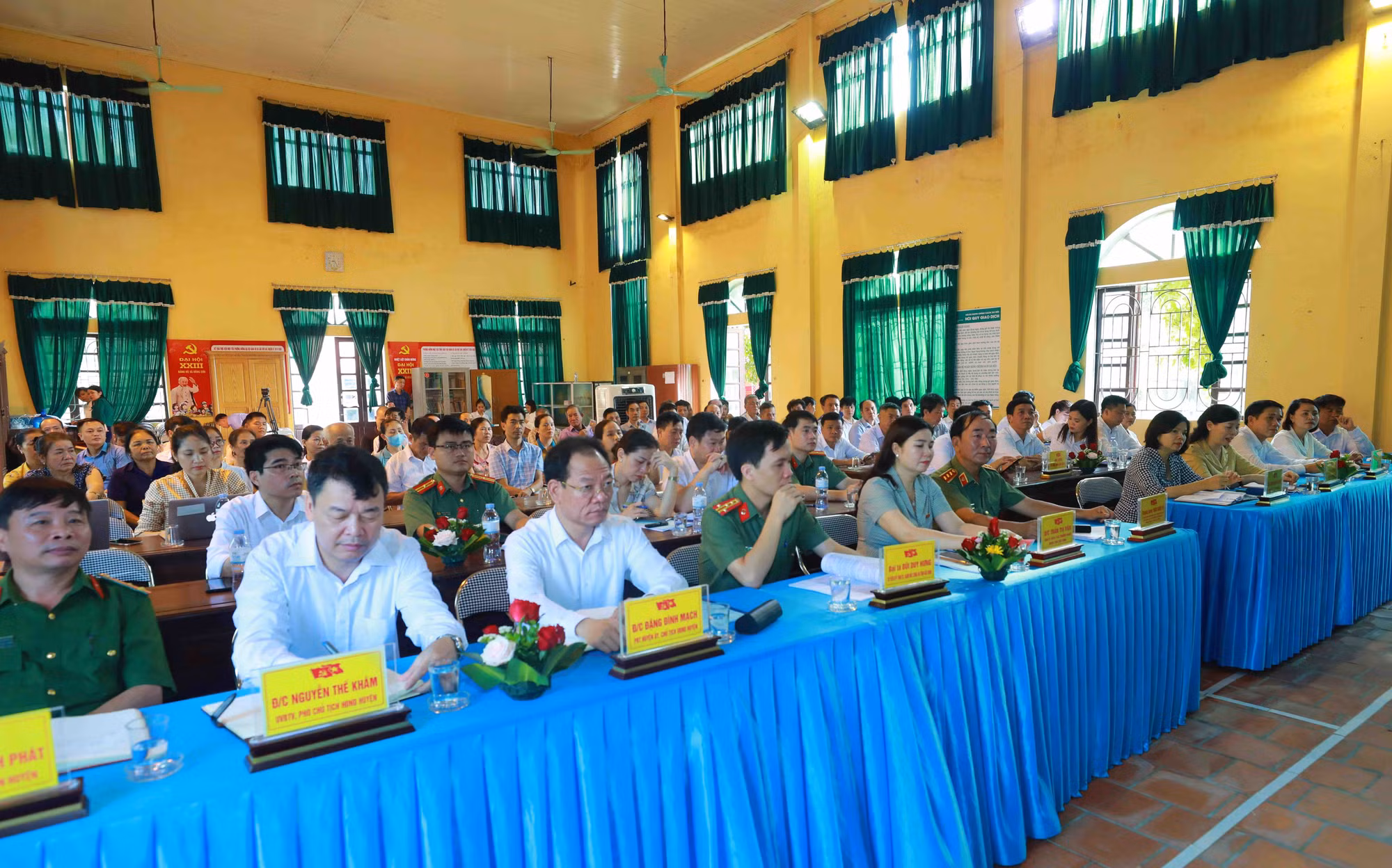 Thứ trưởng Trần Quốc Tỏ tiếp xúc cử tri tại Bắc Ninh -0