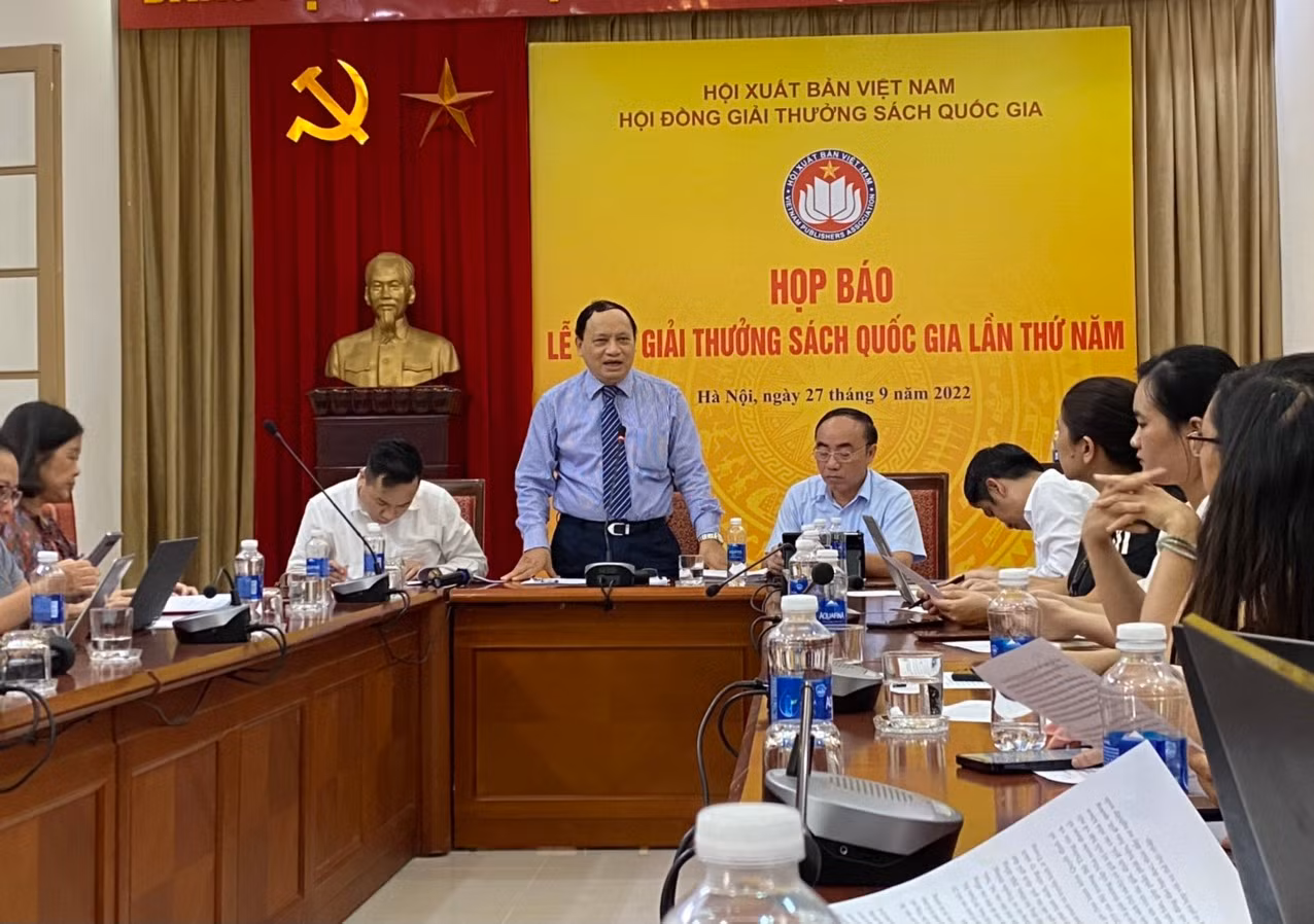 5 lần tổ chức, Giải thưởng Sách Quốc gia không tìm được giải đặc biệt -0