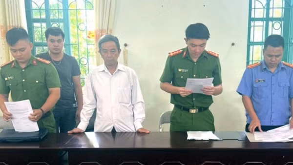 Bắt giam trưởng thôn liên quan dự án mở rộng sân bay Điện Biên