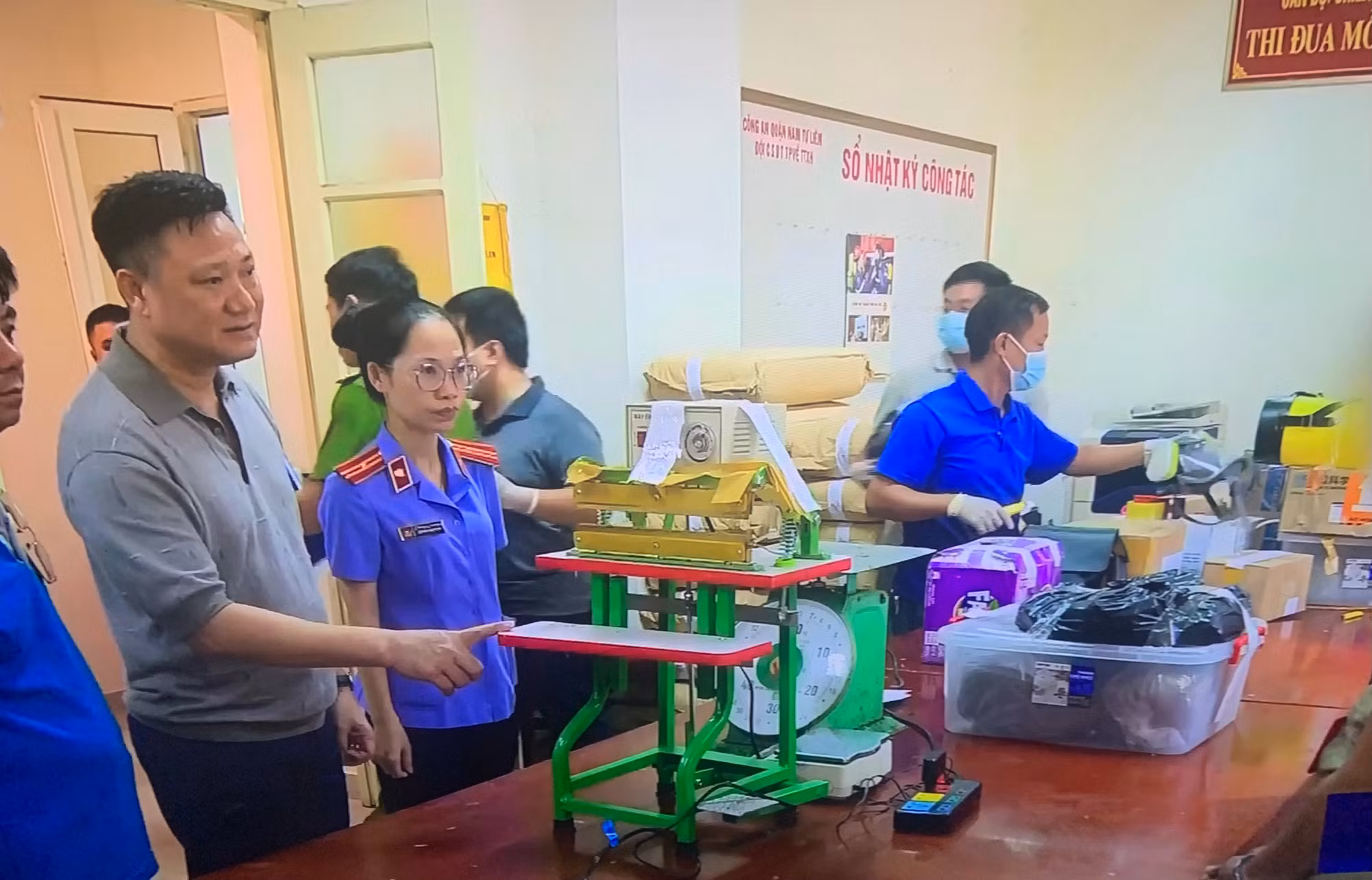 Dùng mặt nạ sản xuất, điều chế ma tuý 