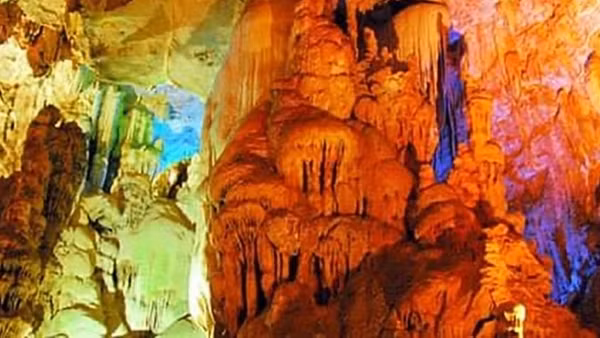 Cần sớm giải quyết những “lùm xùm” tại di tích Động Tiên Sơn