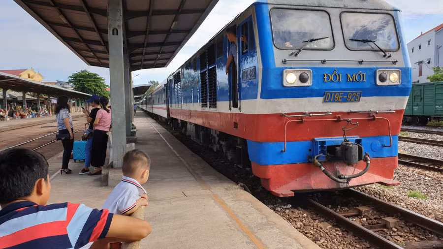 Tối nay, đường sắt Bắc Nam sẽ trở lại hoạt động bình thường -0