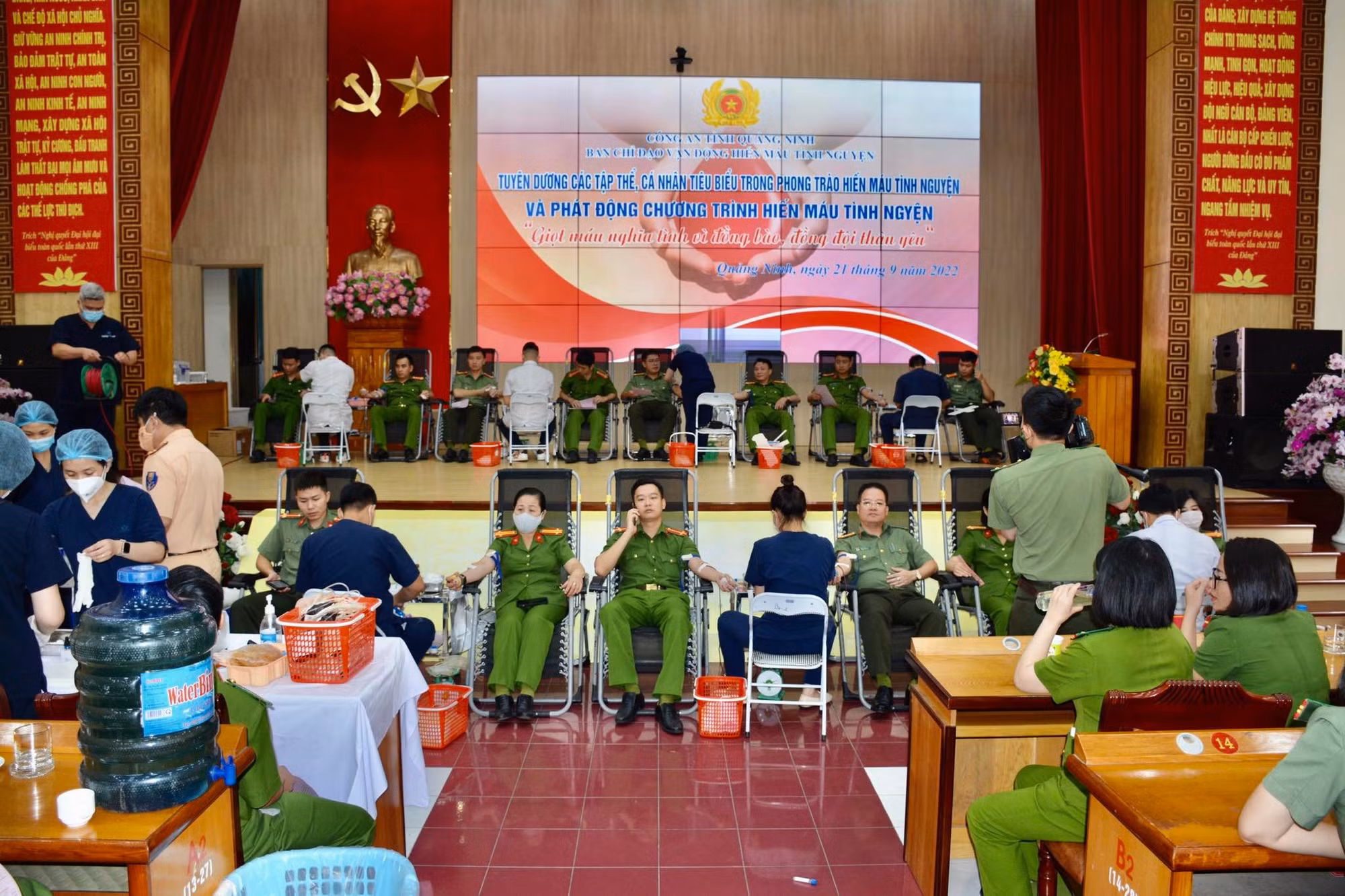 250 cán bộ, chiến sỹ Công an Quảng Ninh hiến máu 