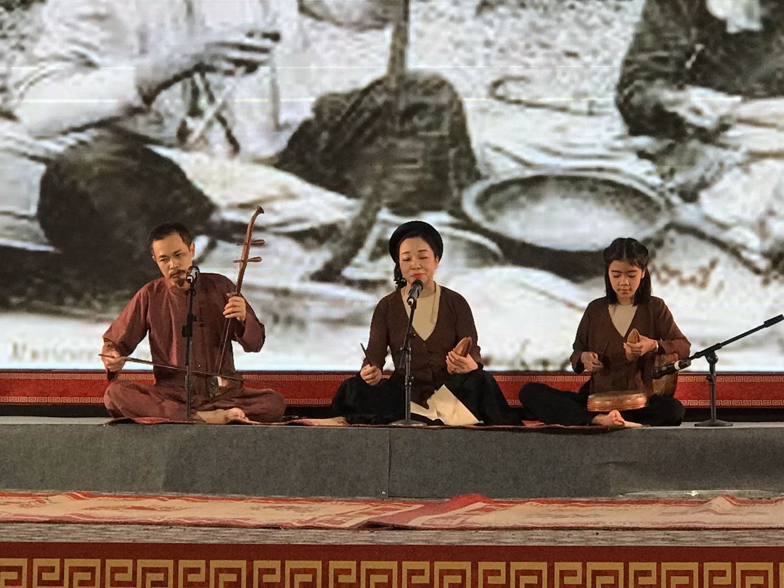 anh trang 19 - 1 tiet muc tai lien hoan.jpg -0