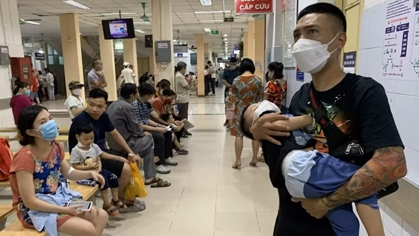 Hà Nội: Bùng phát trẻ nhiễm Adenovirus