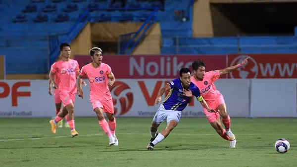 “V.League đặc biệt” ngột ngạt vì không thể khác biệt