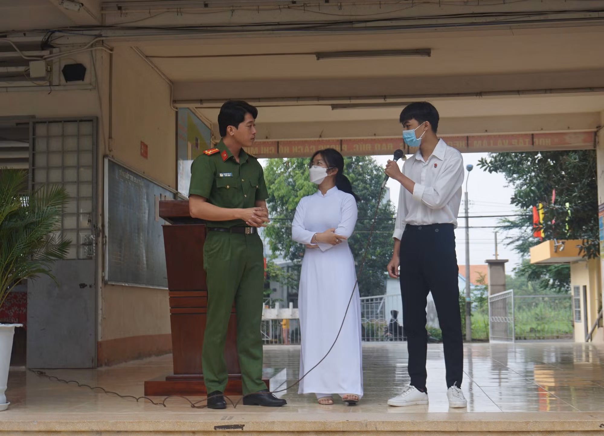 Gần 1.000 học sinh tham gia chương trình phòng chống bạo lực, xâm hại tình dục học đường -0