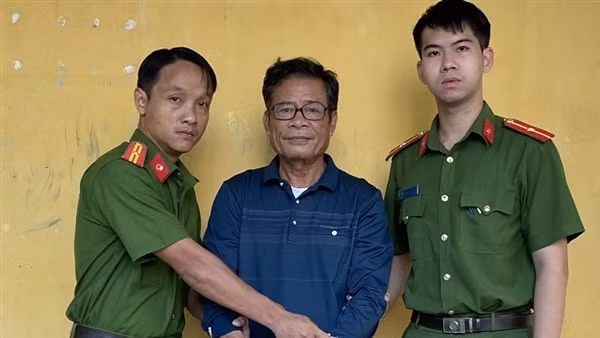 Bị bắt sau 30 năm lẩn trốn truy nã