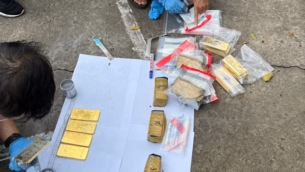Triệt phá đường dây buôn lậu "khủng", thu giữ 103 kg vàng, hơn 2,8 triệu USD và gần 27 tỷ đồng