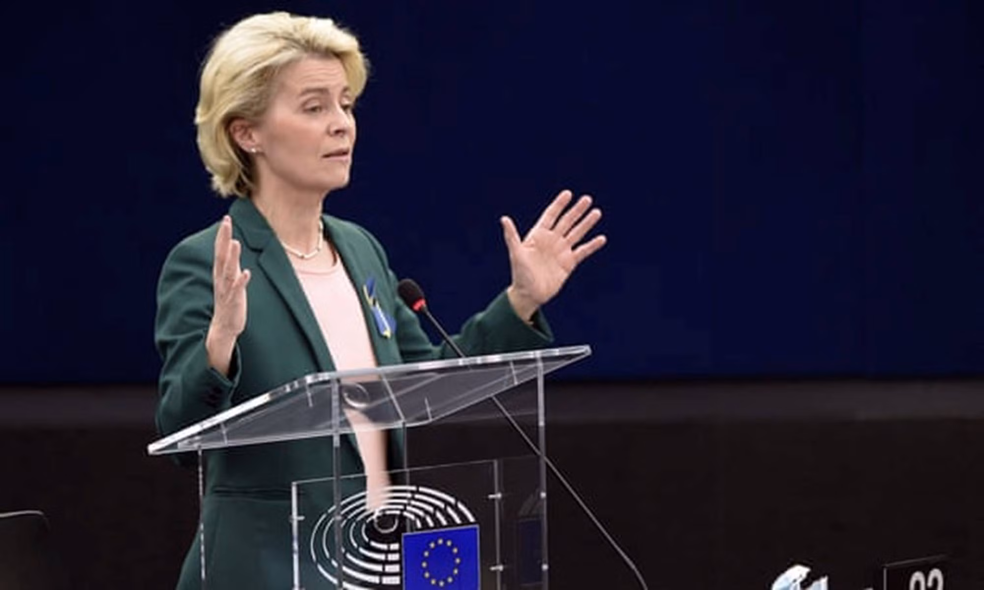 EU trừng phạt tài chính Hungary - Lợi bất cập hại? -0