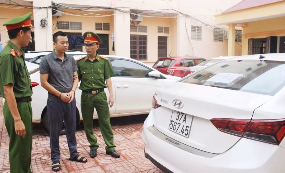 Cặp “doanh nhân trẻ” thuê 27 ô tô tự lái rồi “hóa giá” đến hơn 15 tỷ đồng -0