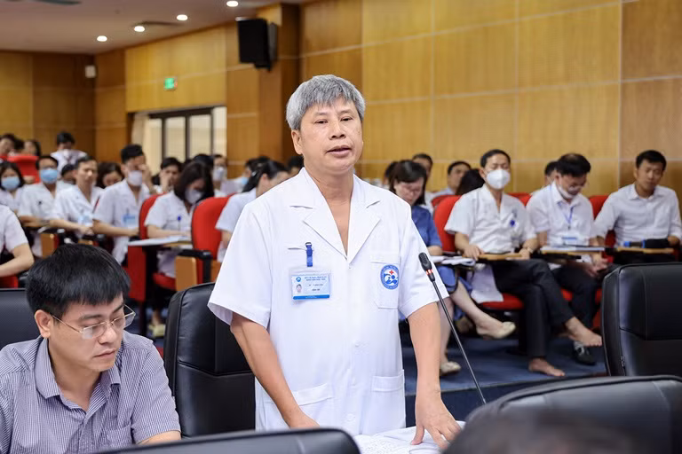 Vĩnh Phúc đối thoại với người lao động ngành y tế -0