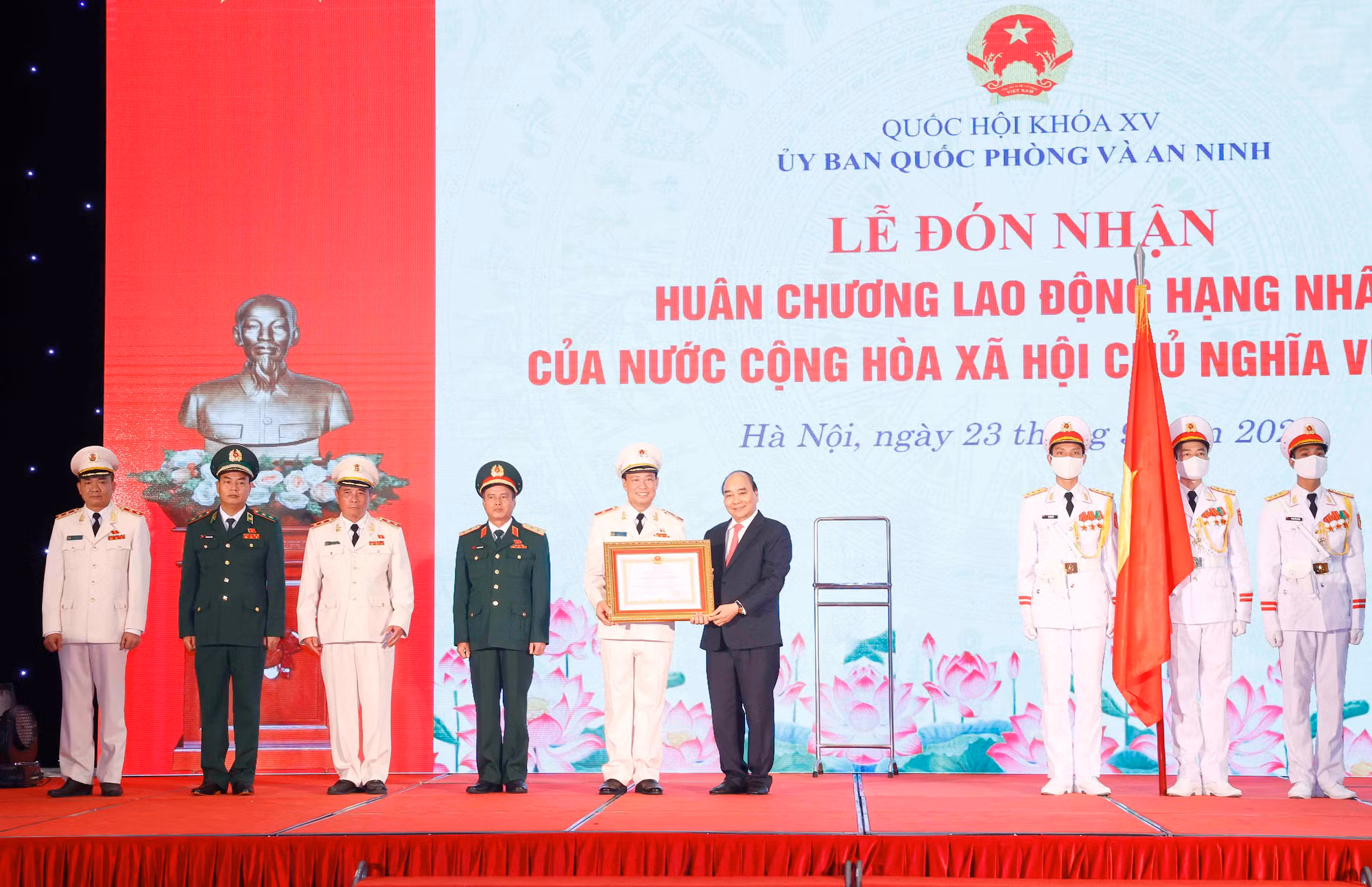 Uỷ ban Quốc phòng và An ninh đón nhận Huân chương Lao động hạng Nhất -1