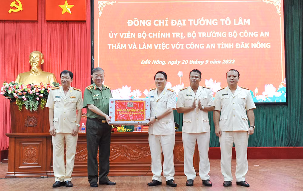 Bộ trưởng Tô Lâm biểu dương những kết quả nổi bật của Công an Đắk Nông -0