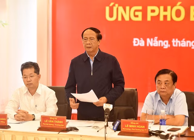 Thủ tướng Phạm Minh Chính: Tuyệt đối không để dân đói, rét, không có chỗ ở sau khi bão đi qua -0