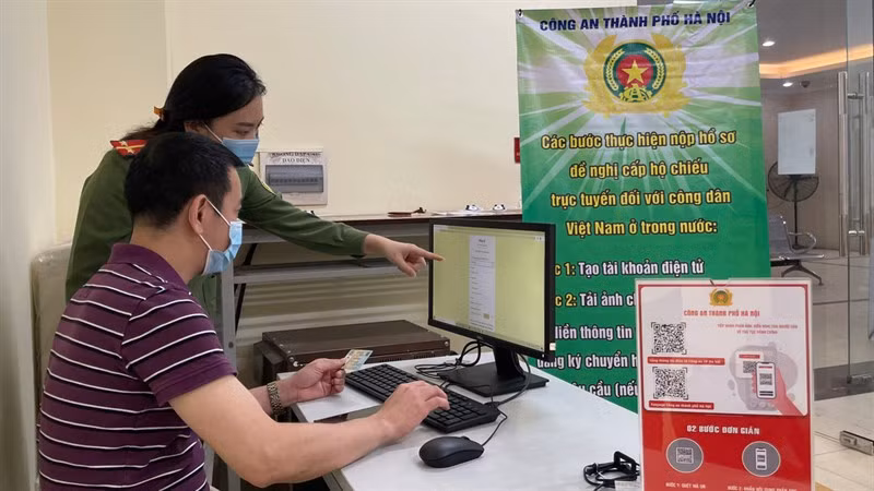 Làm thủ tục cấp hộ chiếu bằng… điện thoại -0