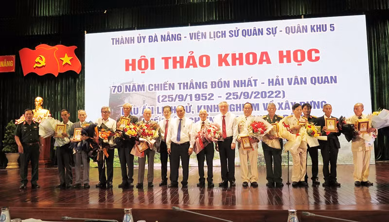 Chủ tịch nước dự Hội thảo khoa học 70 năm chiến thắng Đồn Nhất - Hải Vân Quan -0