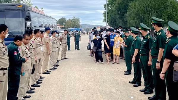 Tiếp nhận 44 công dân do Campuchia bàn giao