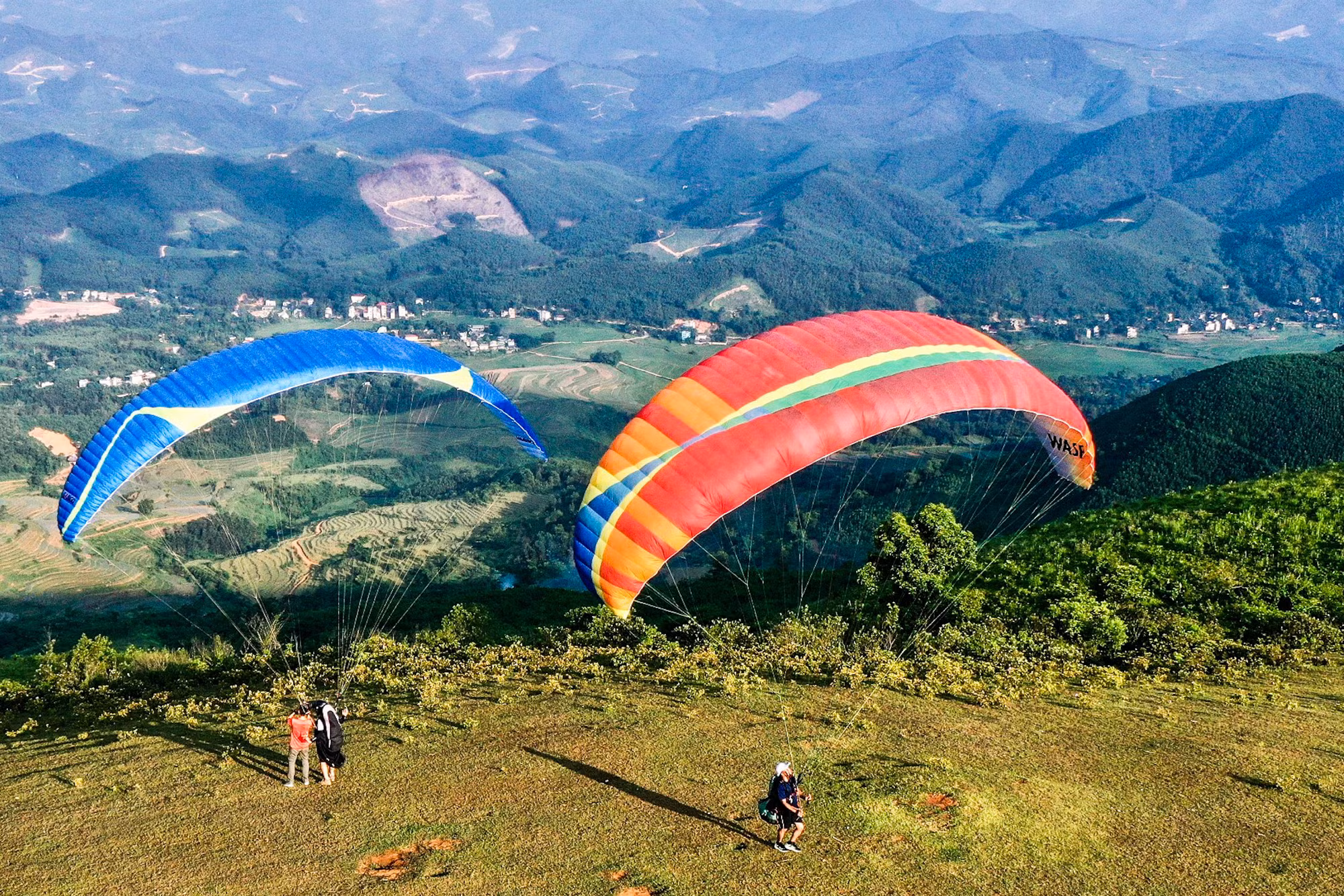 Trải nghiệm dù lượn ngắm cảnh xứ Mường -7