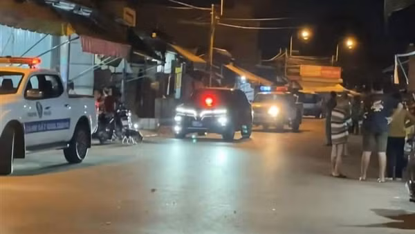 Kẻ nổ súng chỉ thiên gây náo loạn khu chợ có biệt danh "khùng"