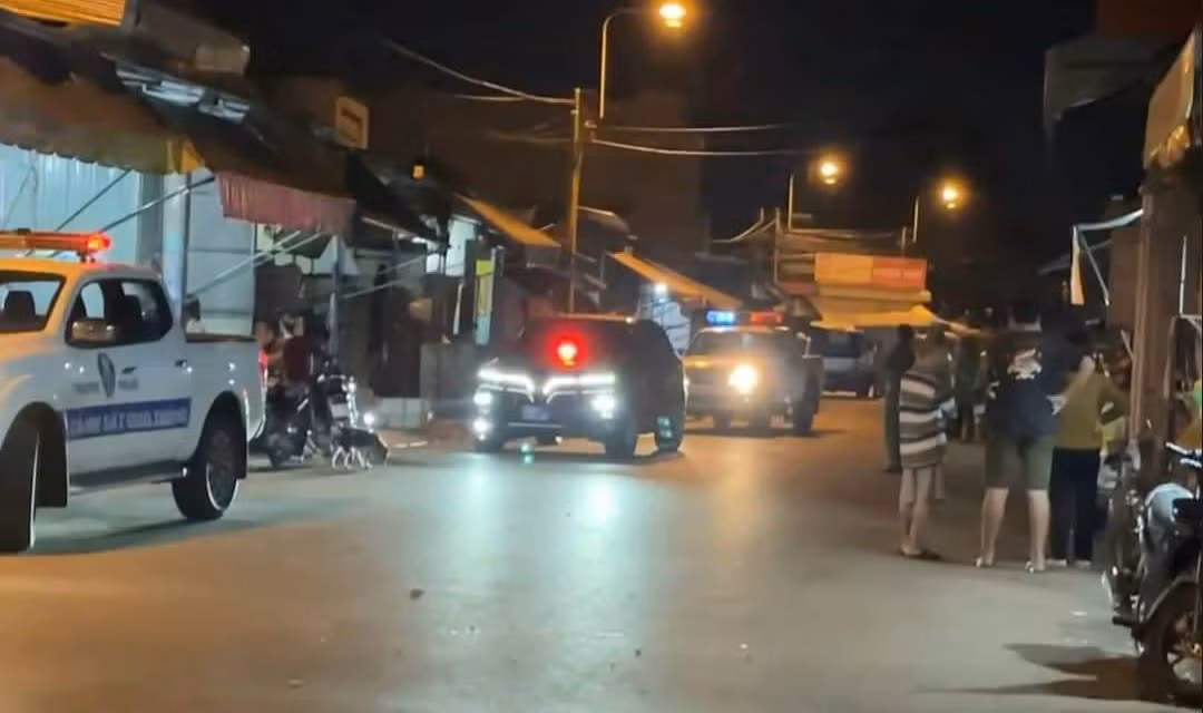 Bắt người nổ súng thị uy gây náo loạn cả khu chợ -0
