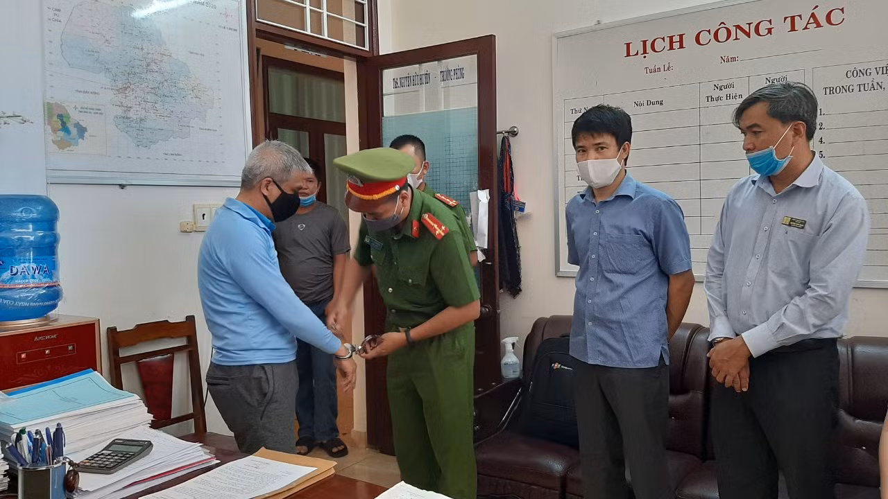 Nguyên giám đốc Sở Y tế Đắk Lắk cùng 15 cấp dưới hầu toà -0
