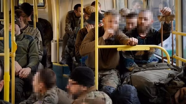 Nga-Ukraine bất ngờ trao đổi 300 tù binh, có cả thủ lĩnh Tiểu đoàn Azov