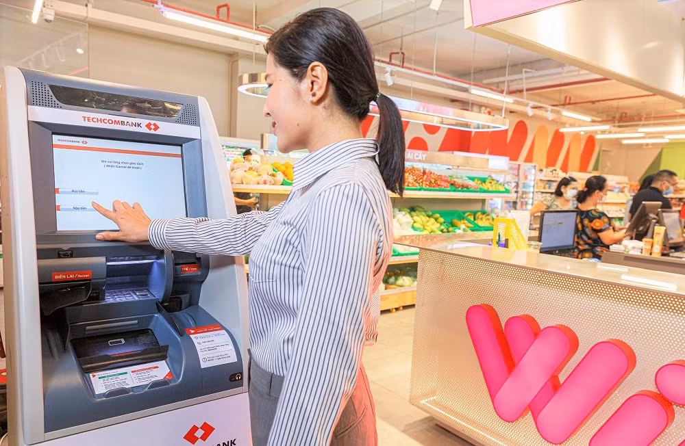 Techcombank cùng Masan mang dịch vụ tài chính “ngân hàng trong tầm tay” tới các chuỗi cửa hàng Win -0