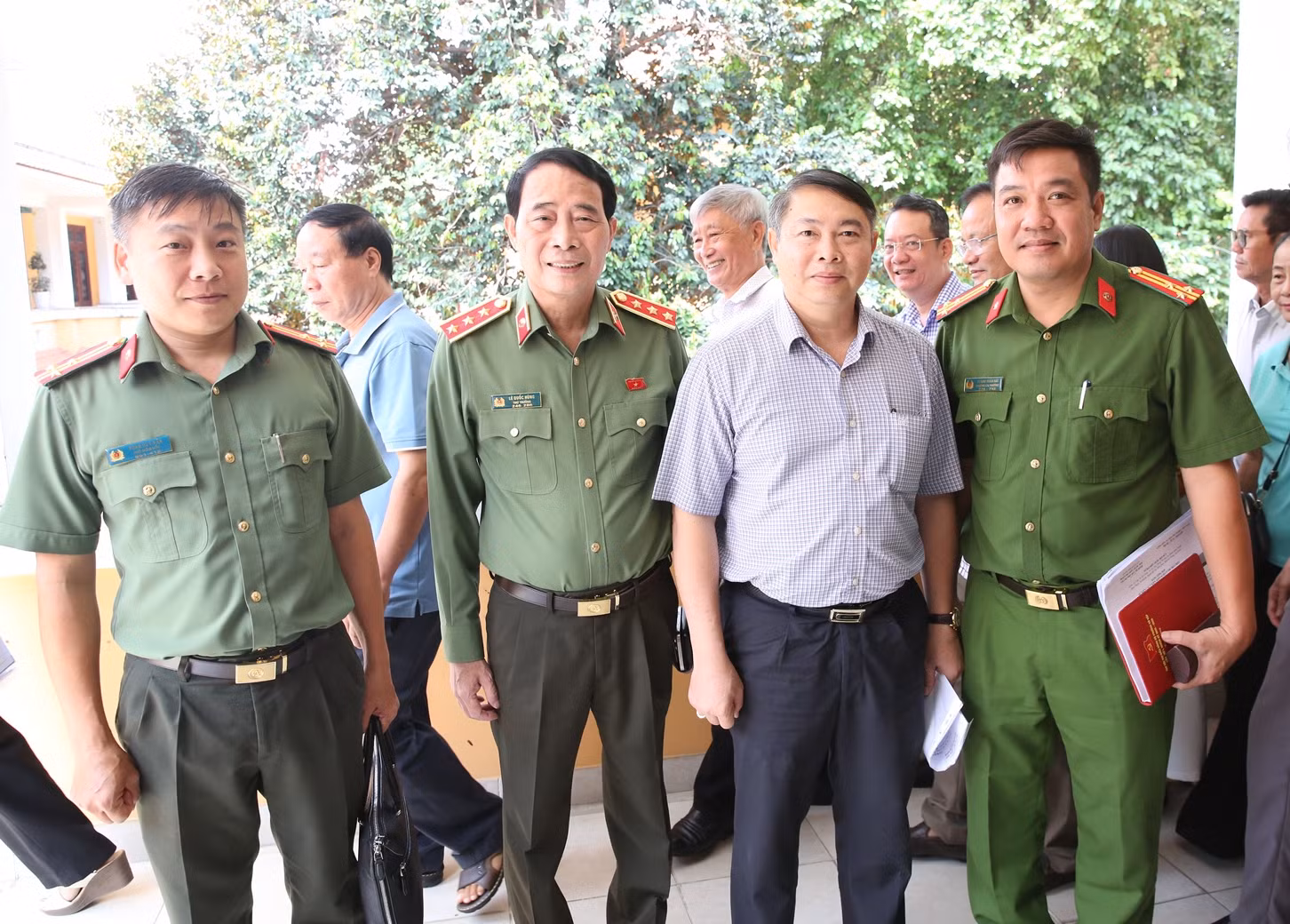 Thứ trưởng Lê Quốc Hùng tiếp xúc cử tri tại TP Hồ Chí Minh -0