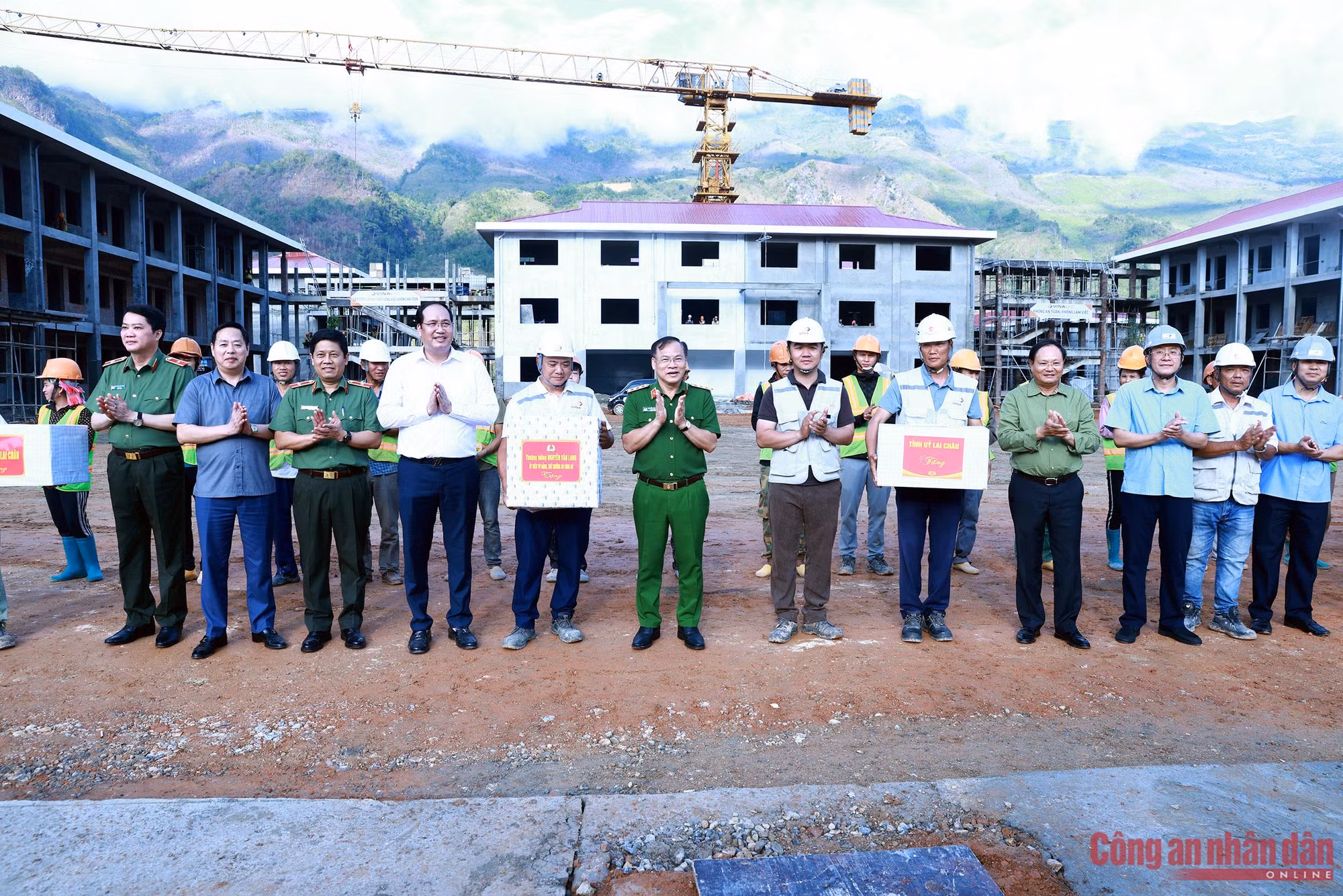 Chắp cánh ước mơ cho trẻ em nơi biên cương Thu Lũm -2
