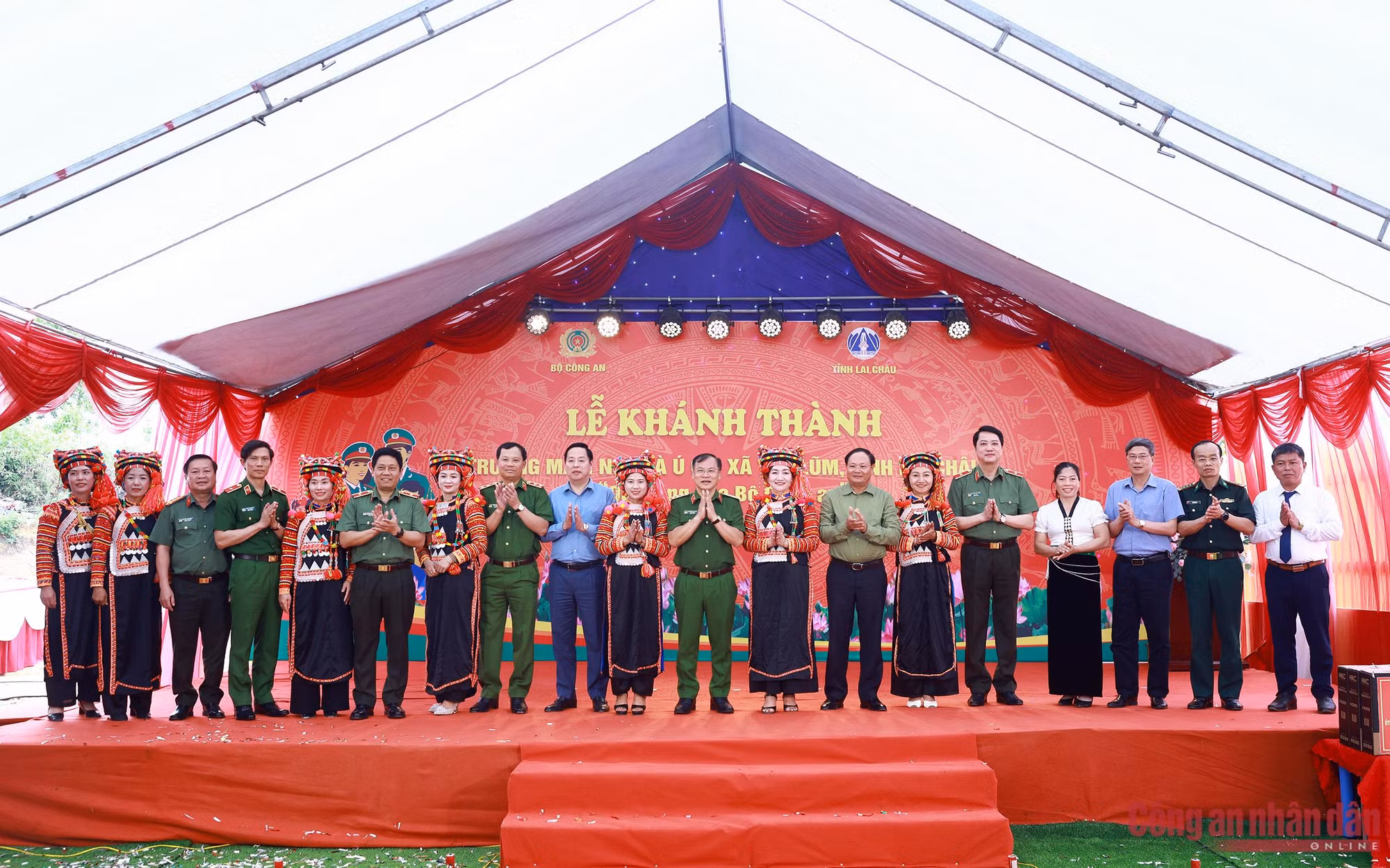 Chắp cánh ước mơ cho trẻ em nơi biên cương Thu Lũm -0