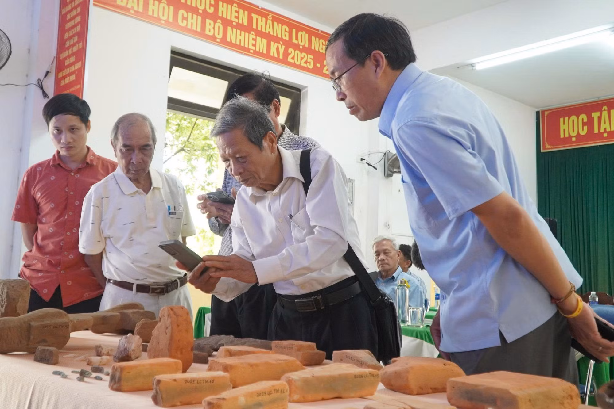 Di tích quốc gia tháp đôi Liễu Cốc hơn 1.000 năm tuổi chậm được trùng tu, bảo tồn, vì sao ? -0