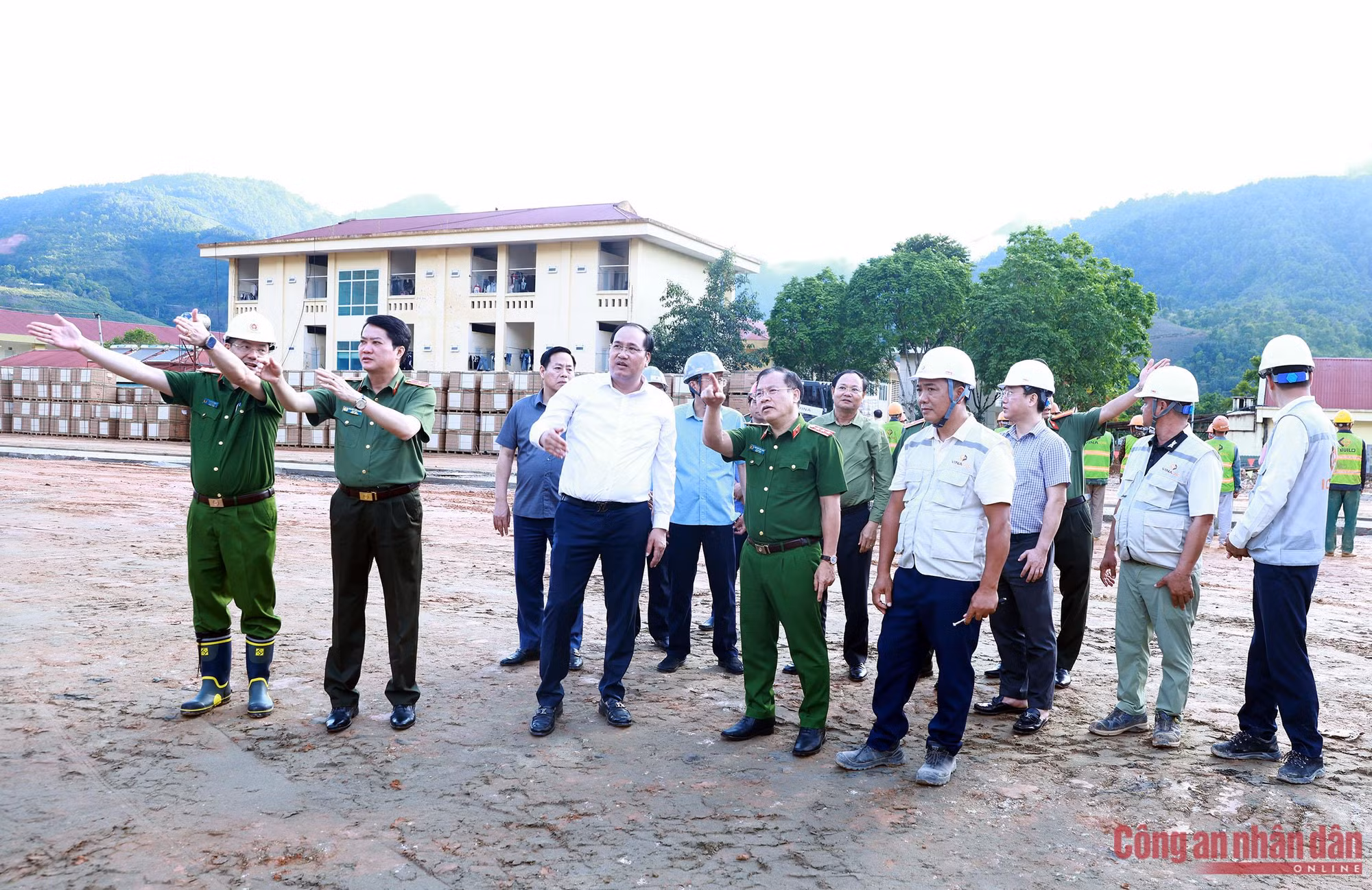 Chắp cánh ước mơ cho trẻ em nơi biên cương Thu Lũm -3