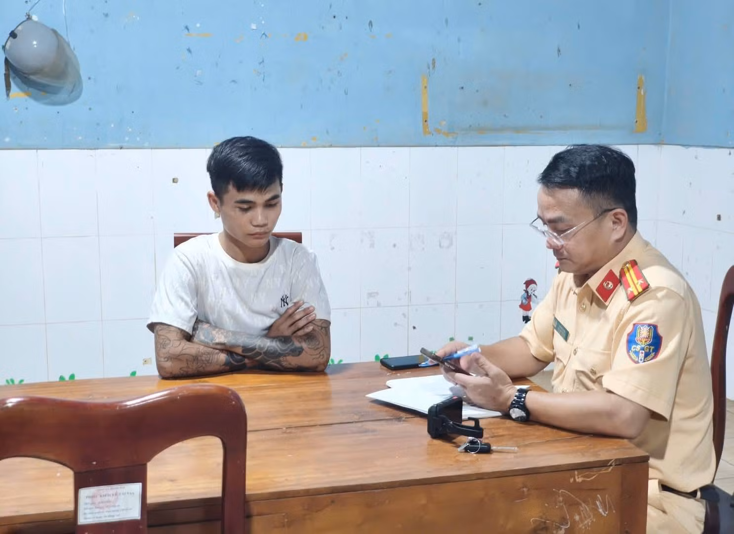 Nhóm thanh niên “bốc đầu” để câu view trên mạng xã hội -1
